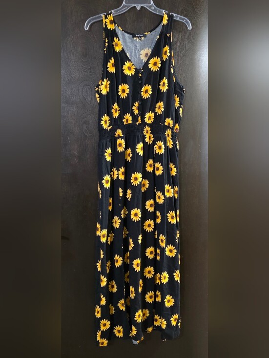 New Look Dresses & Skirts - New Look Black Dress with Yellow Sunflower Print Elastic Waistband Size 1X